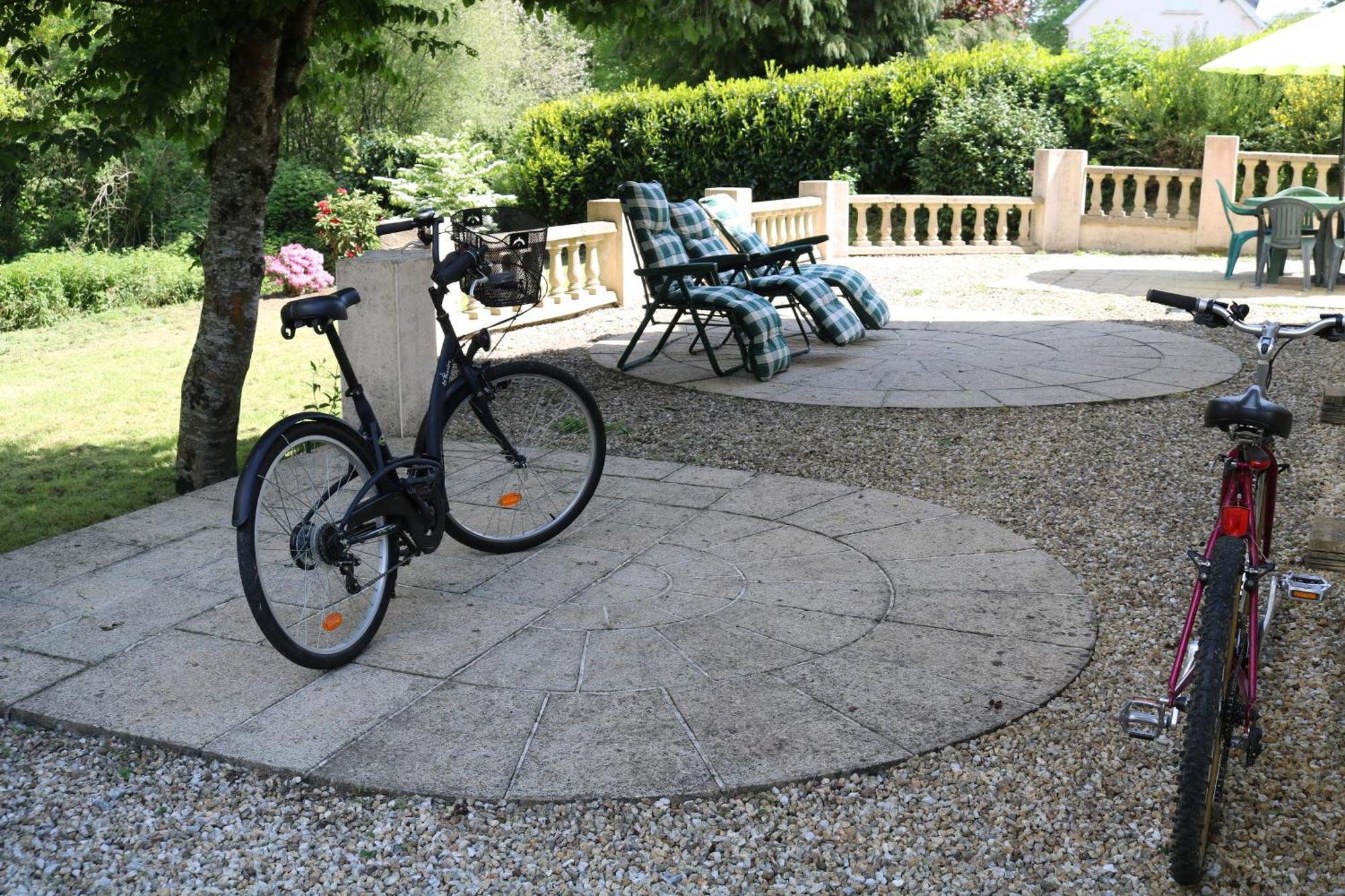 Fontaine Blanche River View, Large Patio & Garden In Central Brittany With Starlink Wifi Treffrin Luaran gambar